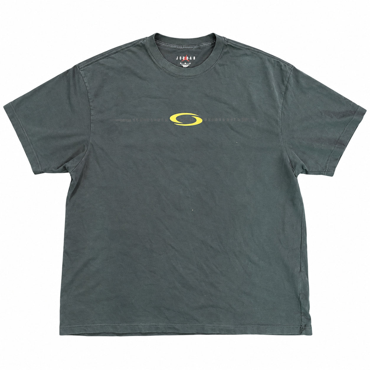 vintage-charcoal-jordan-t-shirt-flat-lay-1.webp